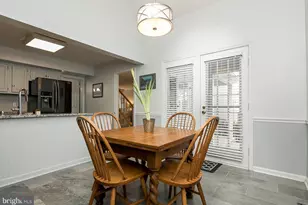 20742 Highland Hall Dr, Montgomery Village, MD 20886 - Photo 11