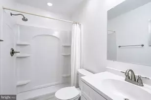 872 College Pkwy, Rockville, MD 20850 - Photo 17