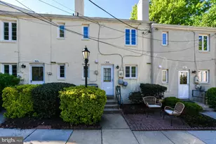 9828 Hollow Glen Pl, Silver Spring, MD 20910 - Photo 3