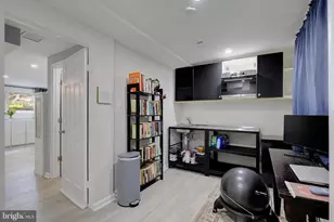 8203 Roanoke Ave, Takoma Park, MD 20912 - Photo 27