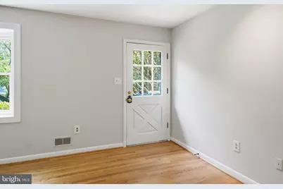 122 E Deer Park Drive, Gaithersburg, MD 20877 - Photo 3