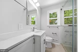 122 E Deer Park Dr, Gaithersburg, MD 20877 - Photo 27