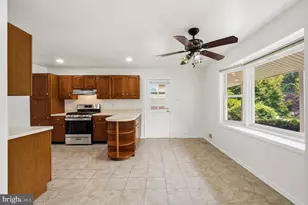 11840 Enid Dr, Rockville, MD 20854 - Photo 3