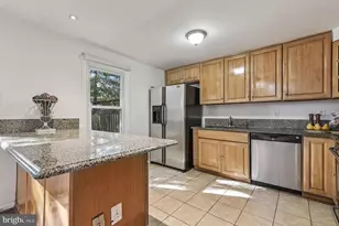 10606 Tuppence Ct, Rockville, MD 20850 - Photo 11