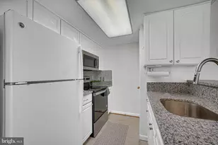 907 Hillside Lake Terrace, Gaithersburg, MD 20878 - Photo 5