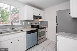 10805 Sir Barton Cir, Damascus, MD 20872 - Photo 9