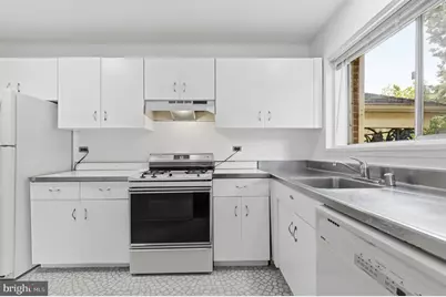 10626 Weymouth Street #101, Bethesda, MD 20814 - Photo 5