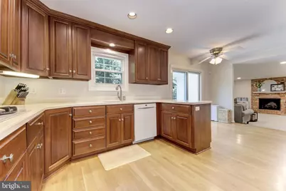 1038 Carnation Drive, Rockville, MD 20850 - Photo 7