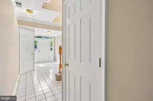 9803 Tiffany Hill Ct, Bethesda, MD 20814 - Photo 3