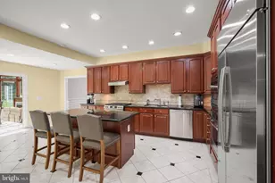 9809 Hall Rd, Potomac, MD 20854 - Photo 15