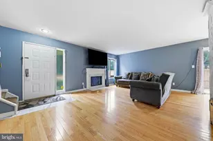 2 Grazing Ct, Montgomery Village, MD 20886 - Photo 5