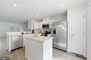 19712 Preservation Mews, Montgomery Village, MD 20886 - Photo 15