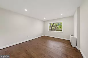 7400 Lakeview Dr, Bethesda, MD 20817 - Photo 9
