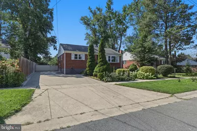 13105 Hallet Court, Rockville, MD 20853 - Photo 3