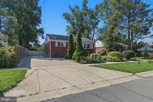 13105 Hallet Ct, Rockville, MD 20853 - Photo 3