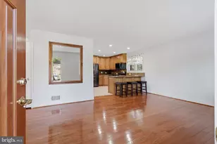13105 Hallet Ct, Rockville, MD 20853 - Photo 5
