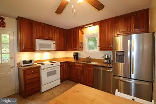 6703 Rannoch Rd, Bethesda, MD 20817 - Photo 9
