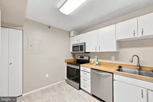 15107 Interlachen Dr, Silver Spring, MD 20906 - Photo 11