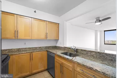 10101 Grosvenor Place #2013, Rockville, MD 20852 - Photo 11