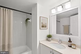 10101 Grosvenor Pl, Rockville, MD 20852 - Photo 21