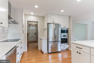 9902 Holmhurst Road, Bethesda, MD 20817 - Photo 5