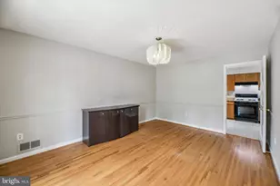 8839 Tuckerman Ln, Rockville, MD 20854 - Photo 19