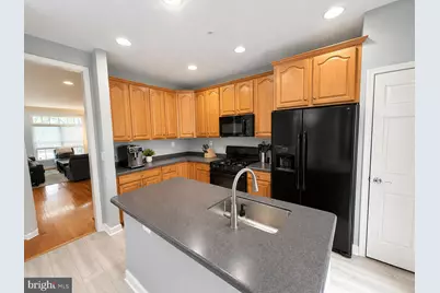 506 Fallsgrove Drive, Rockville, MD 20850 - Photo 7