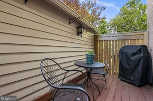 19715 Greenside Terrace, Montgomery Village, MD 20886 - Photo 11