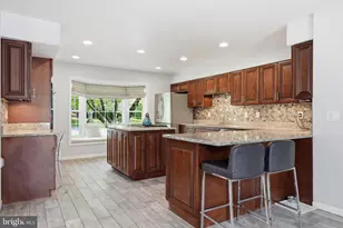 9213 Mistwood Dr, Potomac, MD 20854 - Photo 7