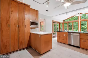 2213 Apple Tree Ln, Silver Spring, MD 20905 - Photo 5