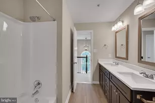 8101 Chelaberry Ct, Gaithersburg, MD 20879 - Photo 23