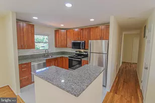 24201 Bush Hill Rd, Gaithersburg, MD 20882 - Photo 15