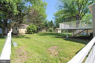 24201 Bush Hill Rd, Gaithersburg, MD 20882 - Photo 3
