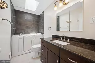 7016 Hopewood St, Bethesda, MD 20817 - Photo 43