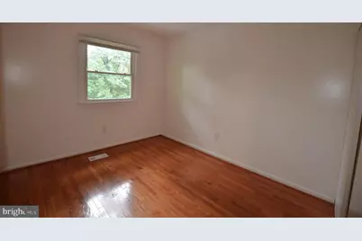 8426 Towne Crest, Gaithersburg, MD 20877 - Photo 11