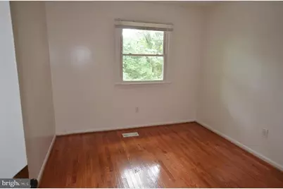 8426 Towne Crest, Gaithersburg, MD 20877 - Photo 13