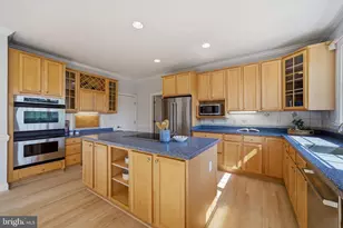 18905 Celebrity Ln, Sandy Spring, MD 20860 - Photo 19