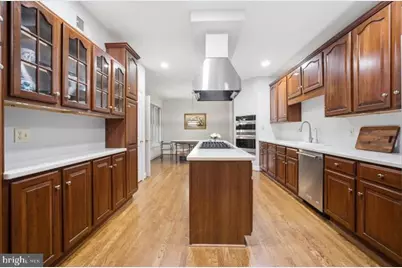 7809 Hidden Meadow Terrace, Potomac, MD 20854 - Photo 13