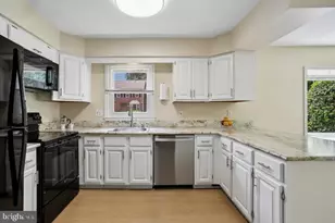 7561 Heatherton Ln, Rockville, MD 20854 - Photo 13