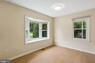 7561 Heatherton Ln, Rockville, MD 20854 - Photo 15