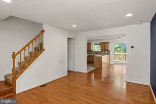 13627 Deerwater Dr, Germantown, MD 20874 - Photo 5