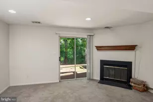 13627 Deerwater Dr, Germantown, MD 20874 - Photo 17