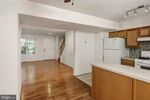 13627 Deerwater Dr, Germantown, MD 20874 - Photo 9