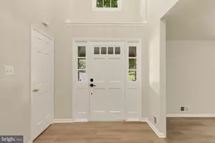 12428 Goldfinch Ct, Potomac, MD 20854 - Photo 5