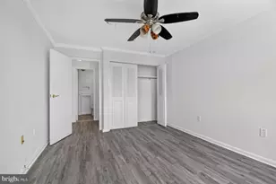 10201 Grosvenor Pl, Rockville, MD 20852 - Photo 11