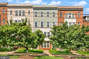 242 N Summit Ave N, Gaithersburg, MD 20877 - Photo 1