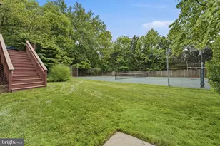8004 Split Oak Dr, Bethesda, MD 20817 - Photo 61