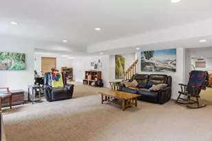 8004 Split Oak Dr, Bethesda, MD 20817 - Photo 51