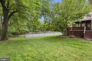 8004 Split Oak Dr, Bethesda, MD 20817 - Photo 69