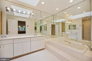 6 Goldleaf Ct, Bethesda, MD 20817 - Photo 11